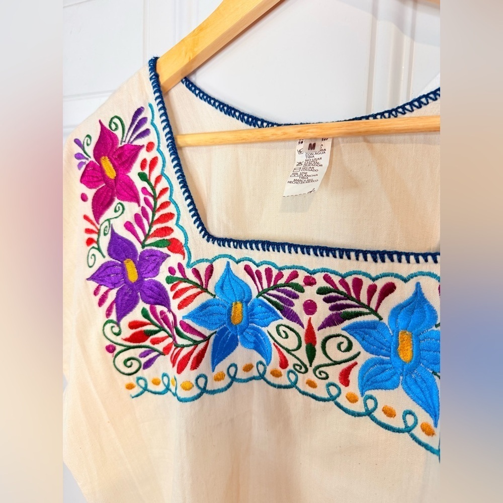 Cream Graphic Short Sleeve Blouse with Relaxed Fit - Picture 2 of 3